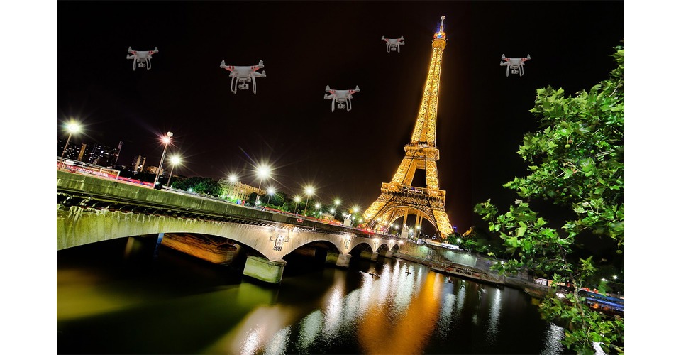 drones eiffeltoren nacht frankrijk luchtvaartpolitie
