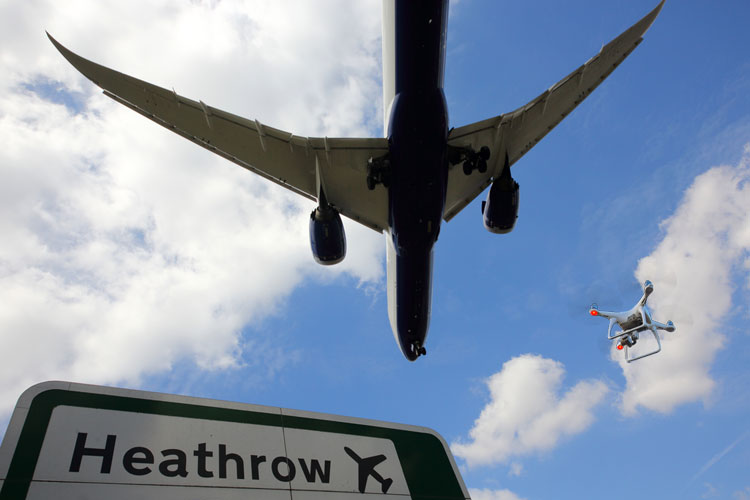 Britse klimaatactivisten dreigen met platleggen Heathrow Airport met drones