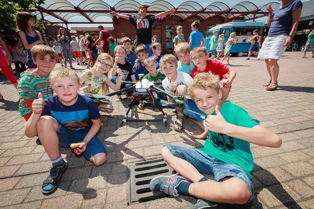 aardbeien-drones-basisschool-belgie-bevel-kinderen